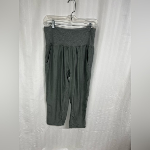 Lululemon Post  Power Crop
Earl Grey / Heathered Earl Grey - Picture 9 of 10